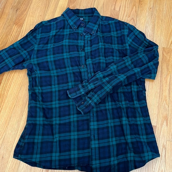Uniqlo button down shirt - Picture 1 of 3